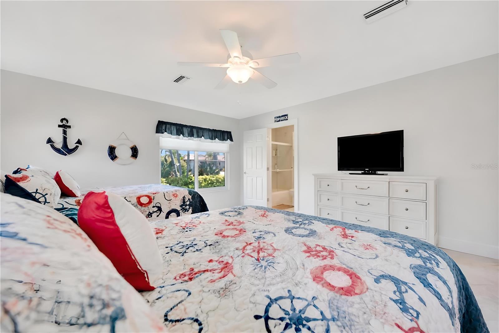 514 KEY ROYALE DR — photo 35