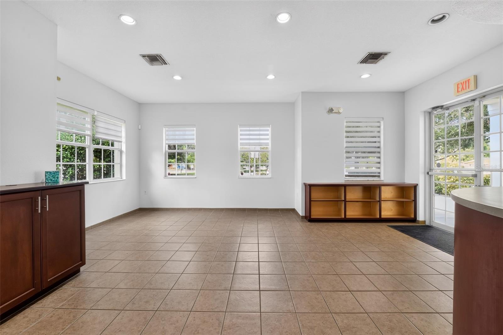 2555 PINELLAS POINT DR S — photo 10