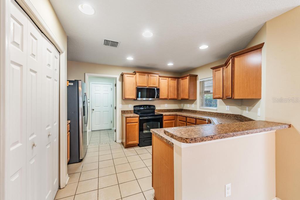 7013 FOREST MERE DR — photo 13