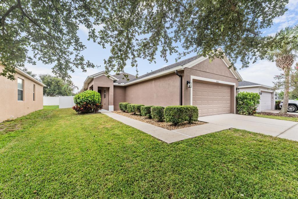 7013 FOREST MERE DR — photo 2