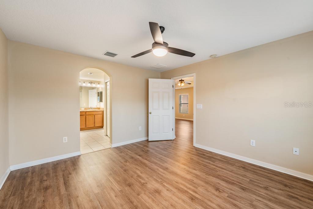 7013 FOREST MERE DR — photo 9