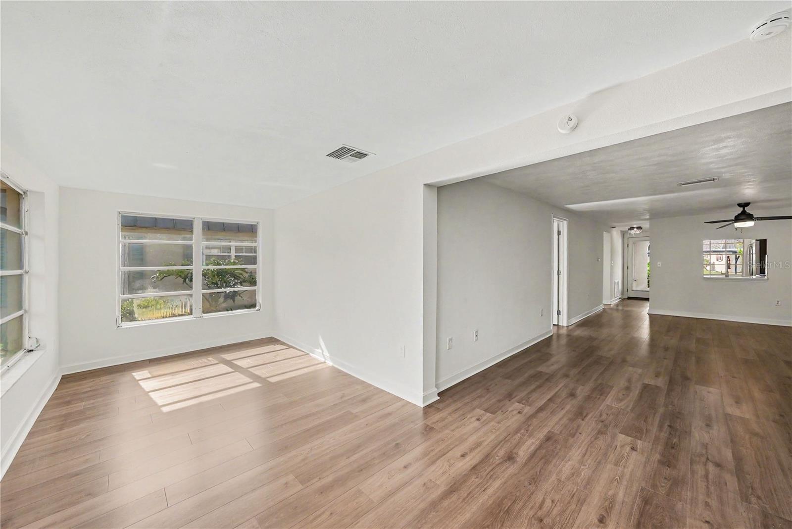 4135 STRATFORD DR — photo 6