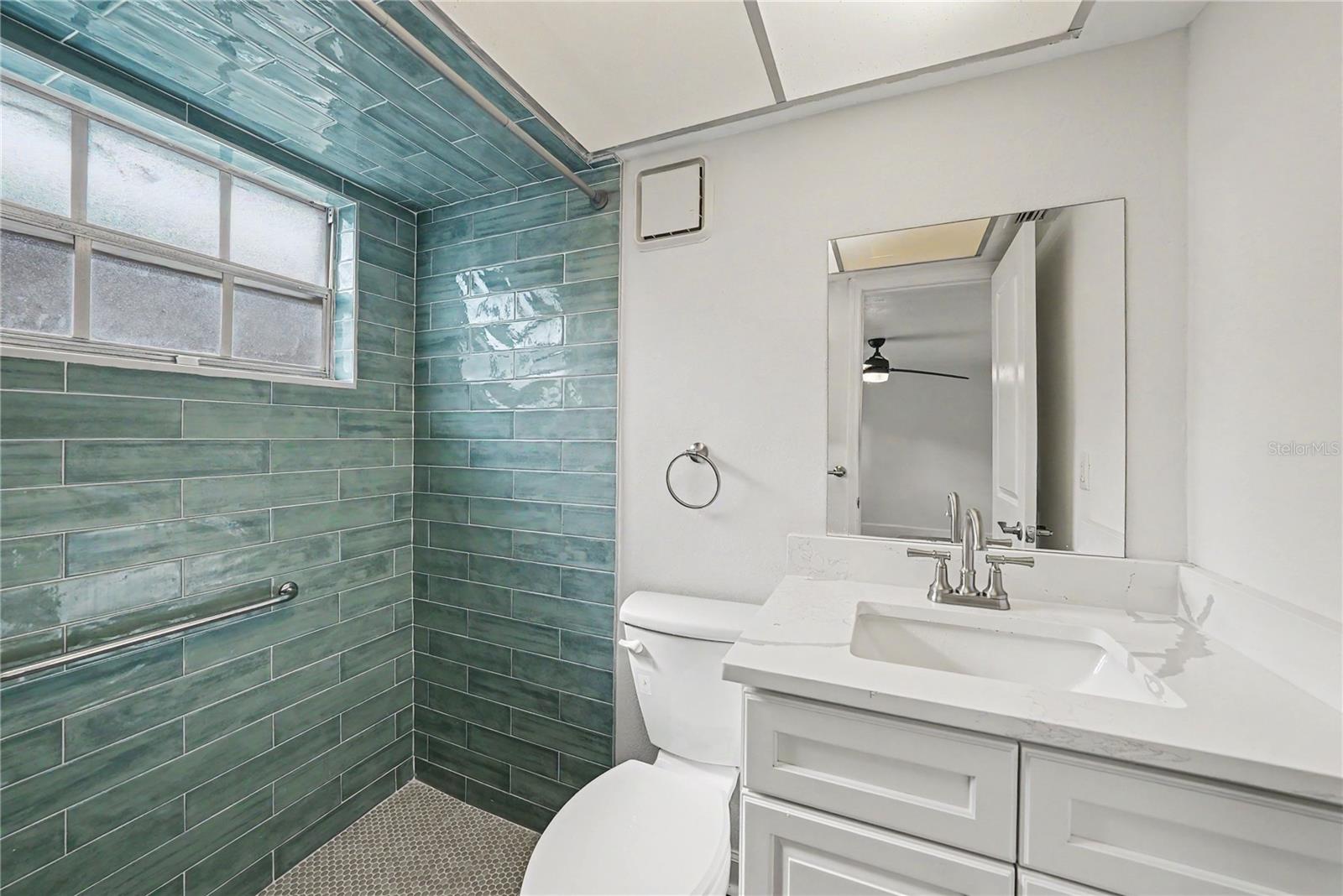 4135 STRATFORD DR — photo 17