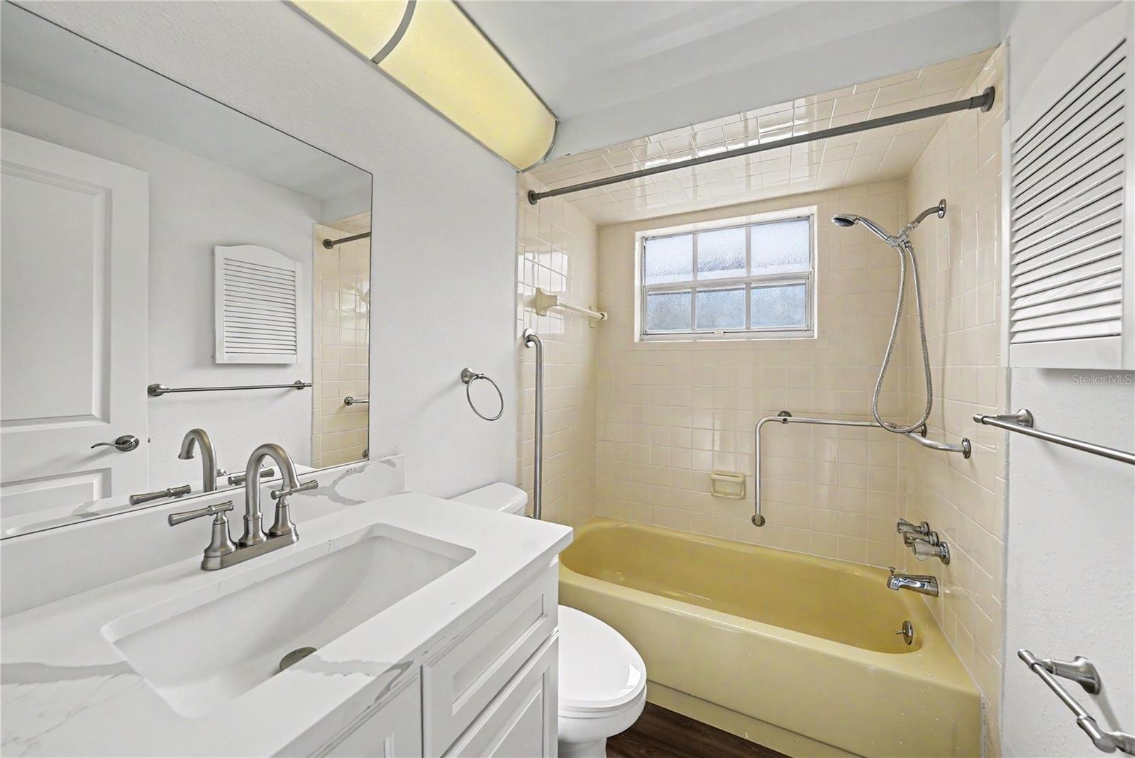 4135 STRATFORD DR — photo 21