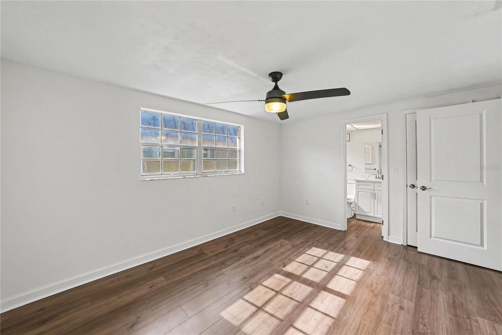 4135 STRATFORD DR — photo 15