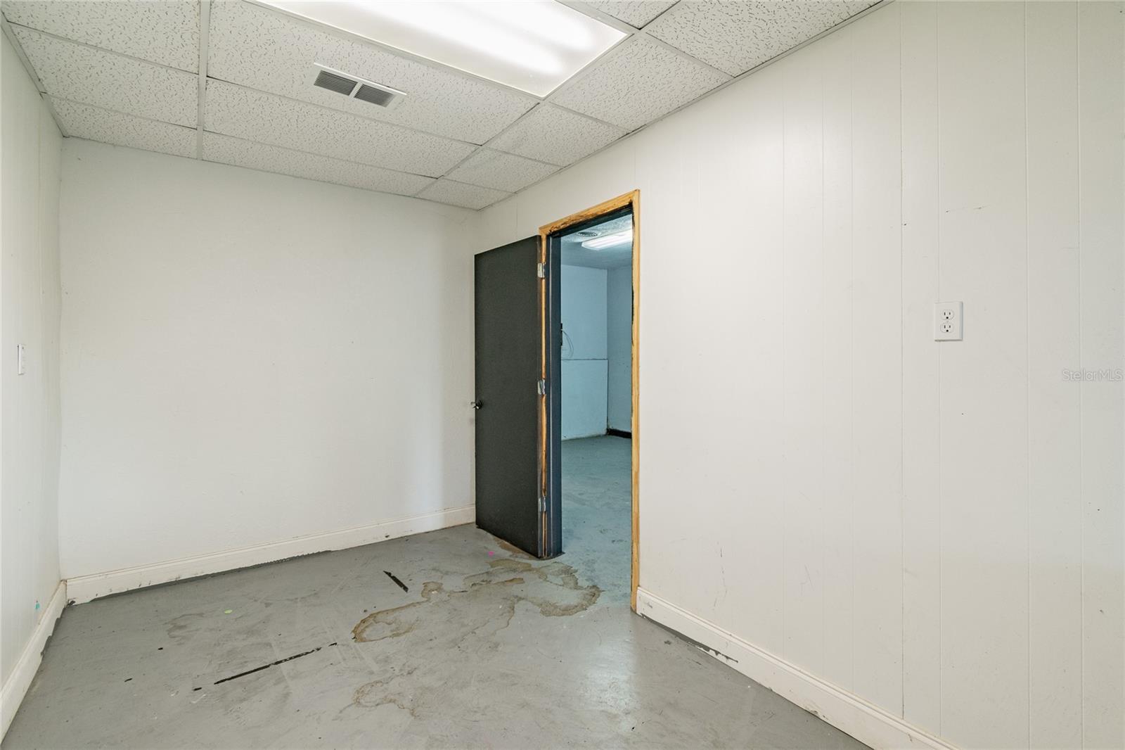 3410 E 7TH AVE — photo 13