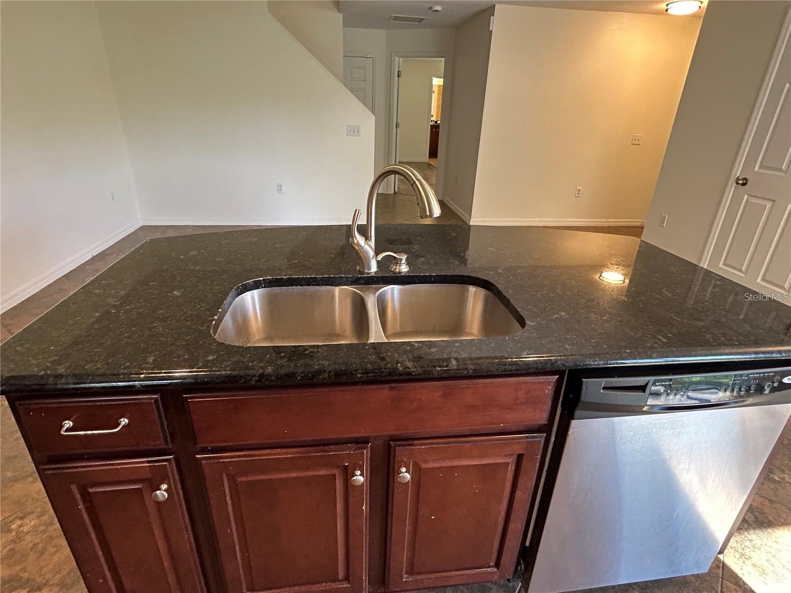 2802 BIRCHCREEK DR — photo 6