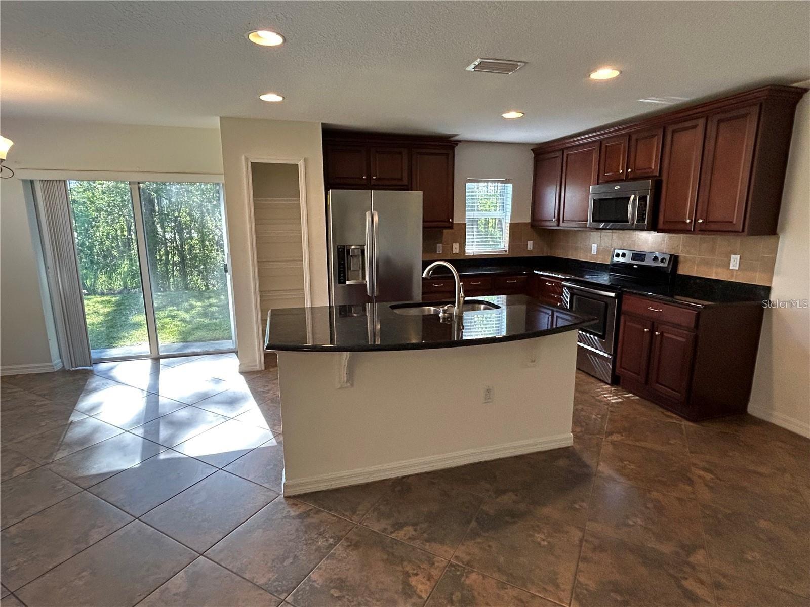 2802 BIRCHCREEK DR — photo 5