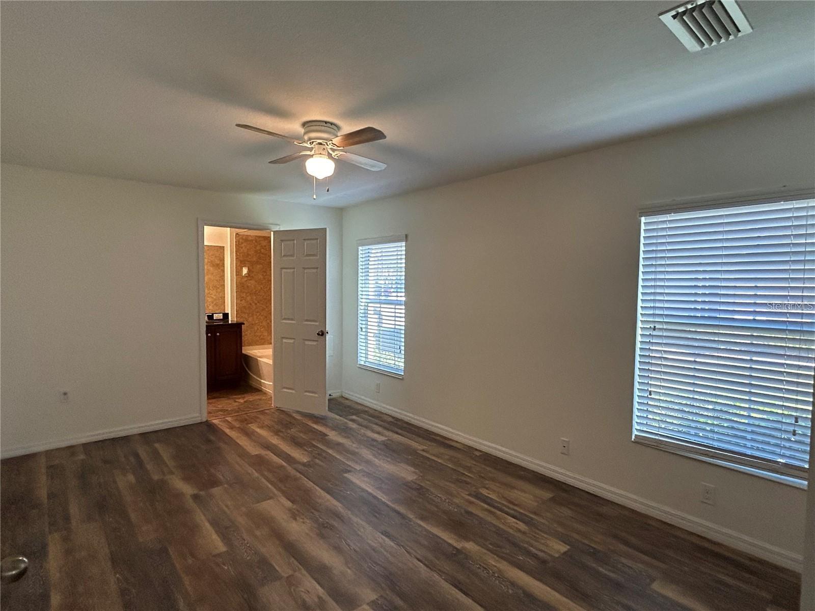 2802 BIRCHCREEK DR — photo 10