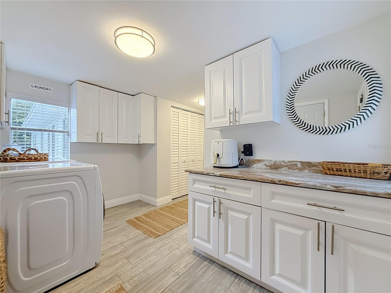 675 S VINCENT ST — photo 16