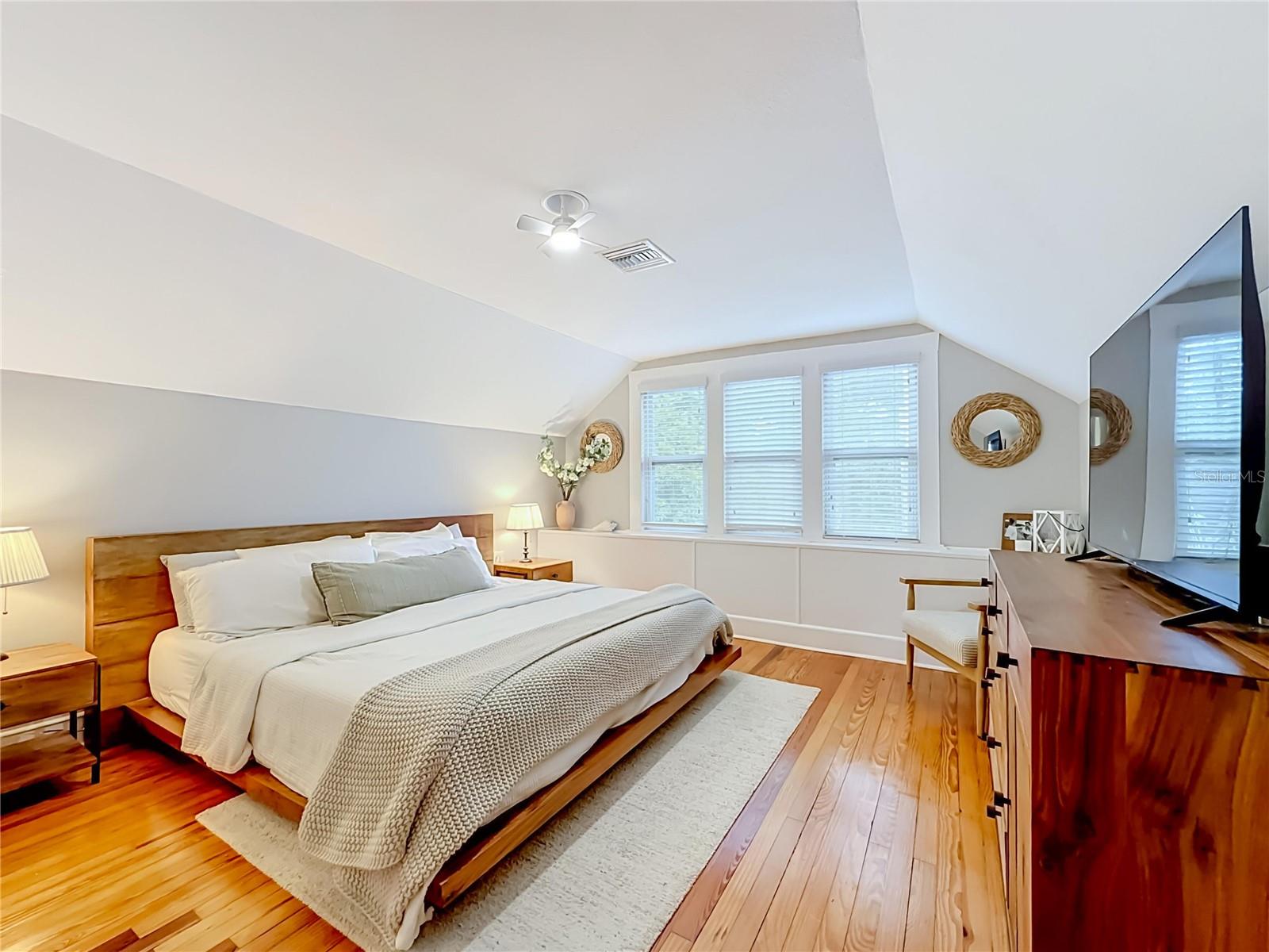 675 S VINCENT ST — photo 31
