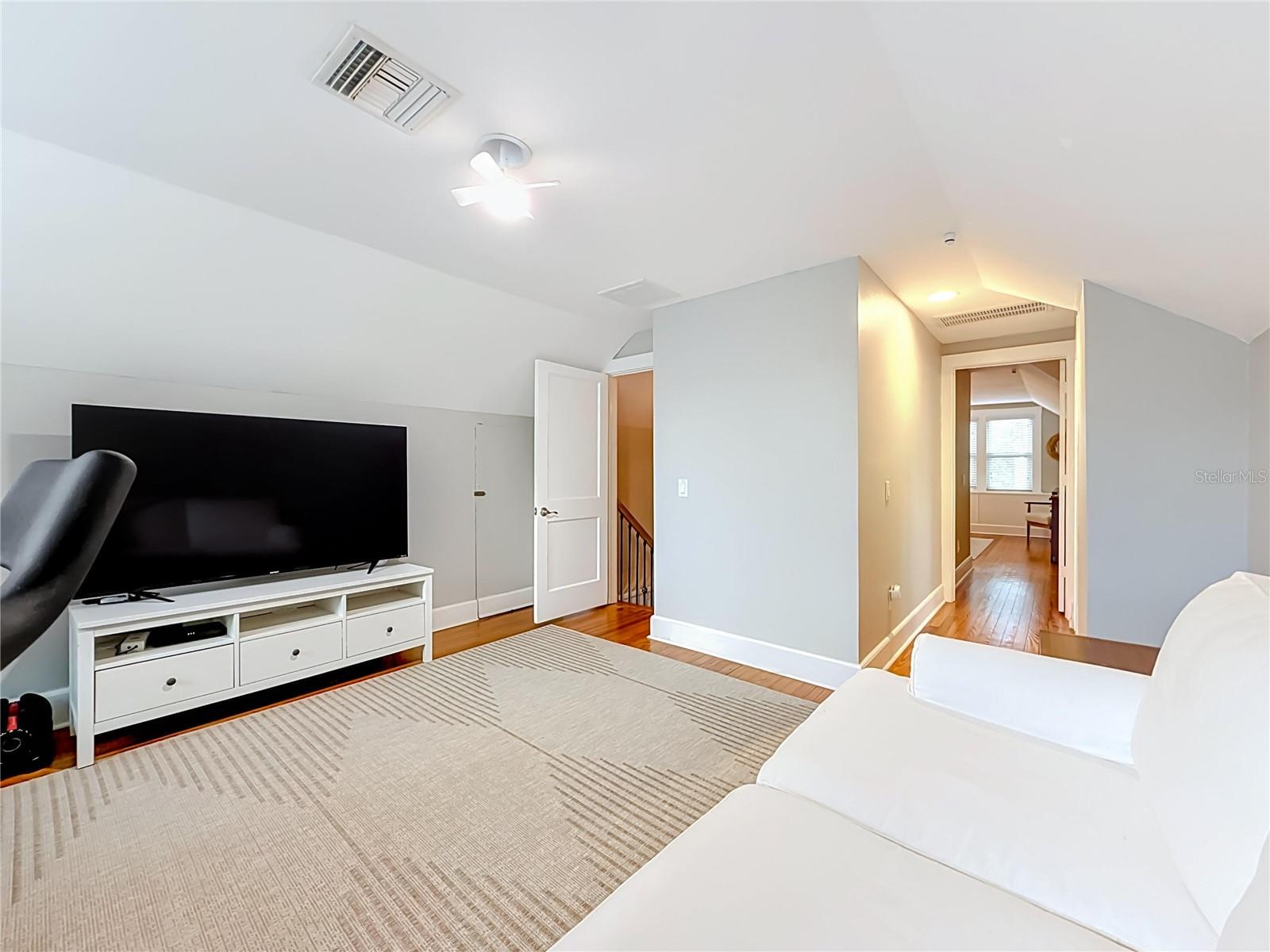 675 S VINCENT ST — photo 30