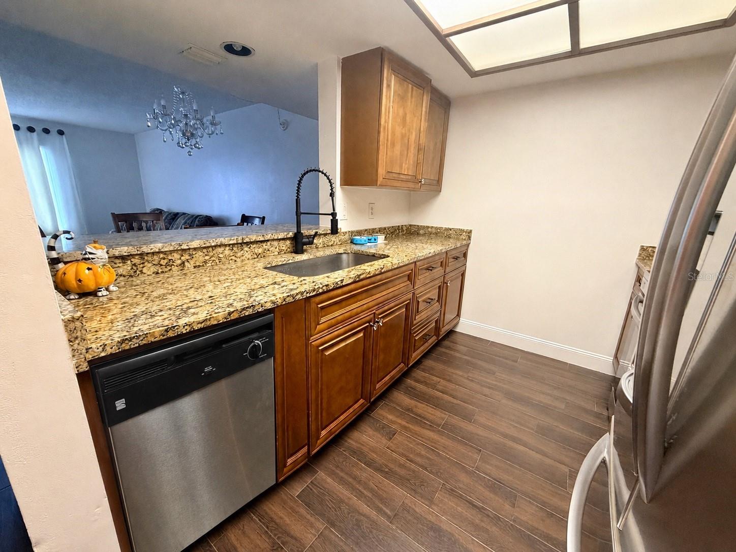 13602 S VILLAGE DR #1106 — photo 5