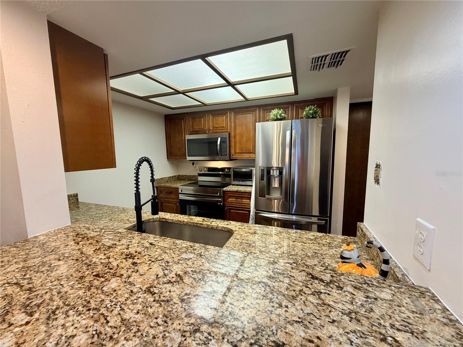 13602 S VILLAGE DR #1106 — photo 7