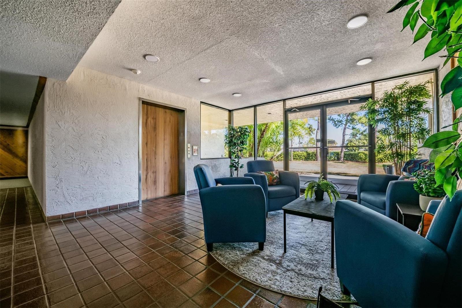 13602 S VILLAGE DR #1106 — photo 4