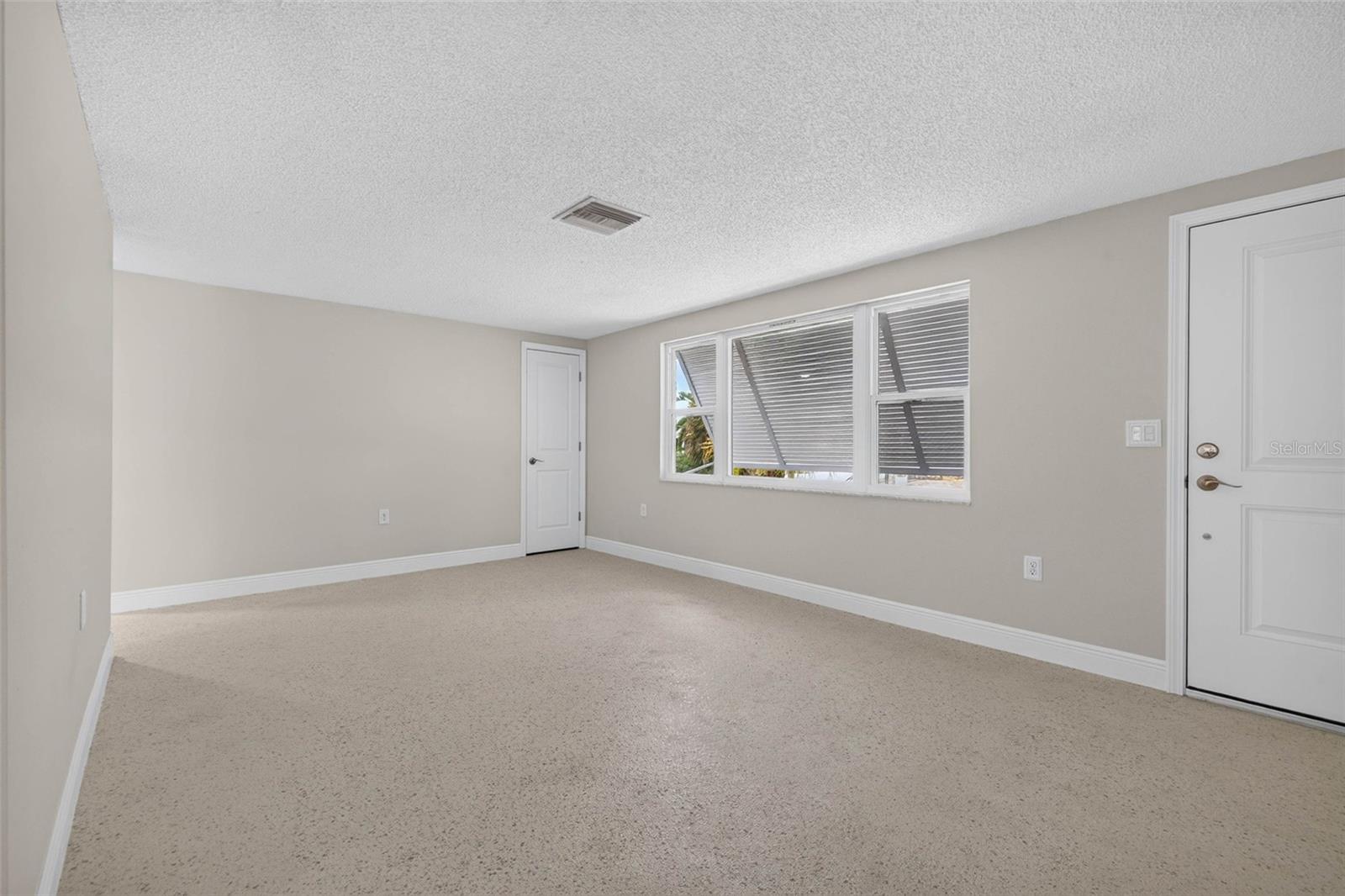 13626 JENNITA DR — photo 4