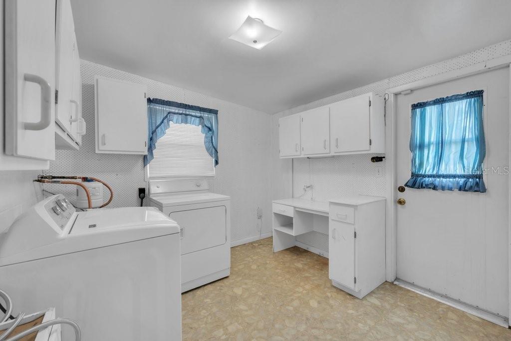 1105 N PARSONS AVE — photo 23
