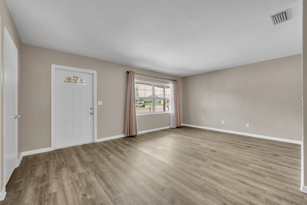 1105 N PARSONS AVE — photo 6