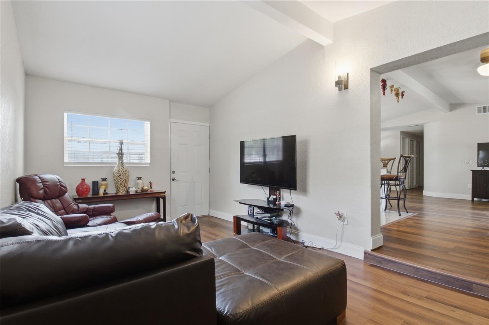 3810 E 32ND AVE — photo 11