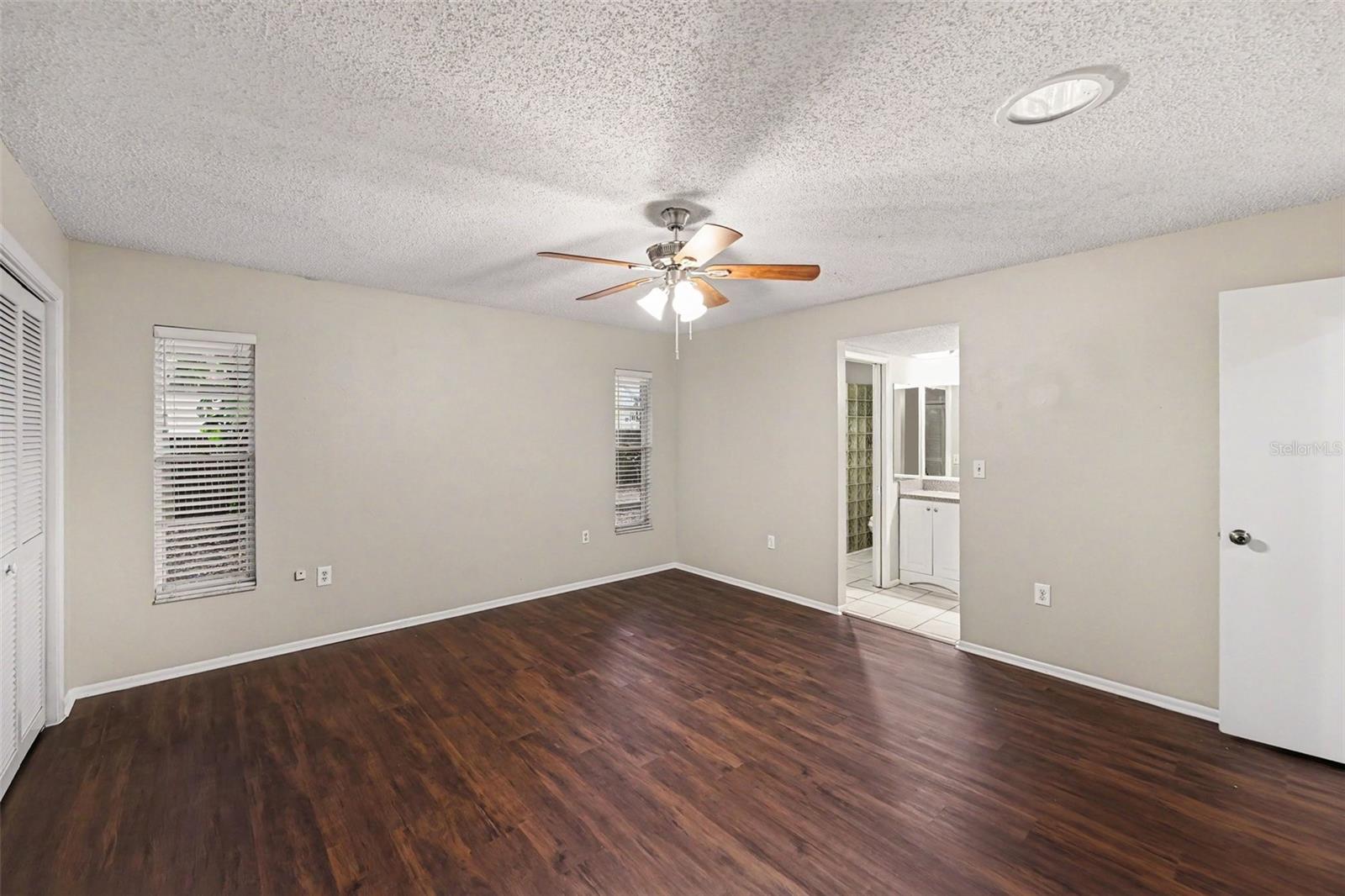 2431 GROVE RIDGE DR — photo 18