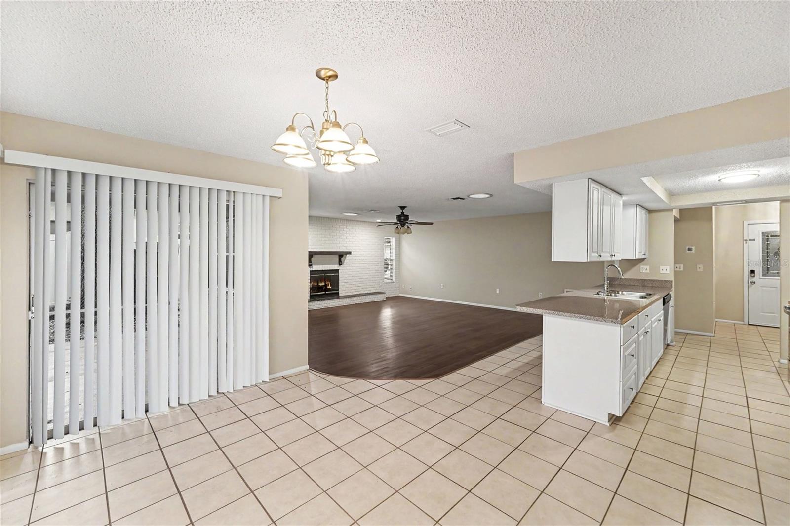 2431 GROVE RIDGE DR — photo 11