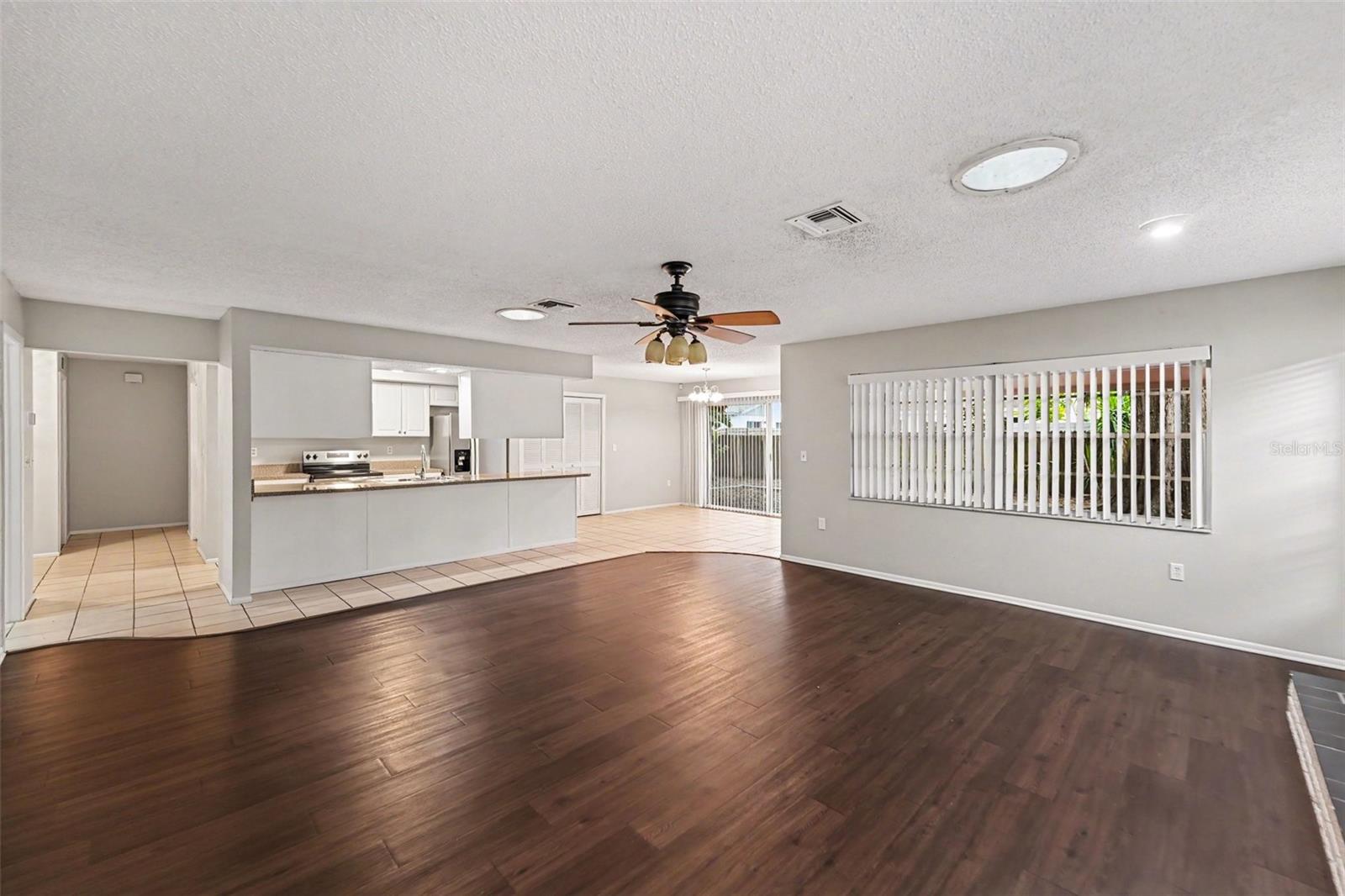 2431 GROVE RIDGE DR — photo 8