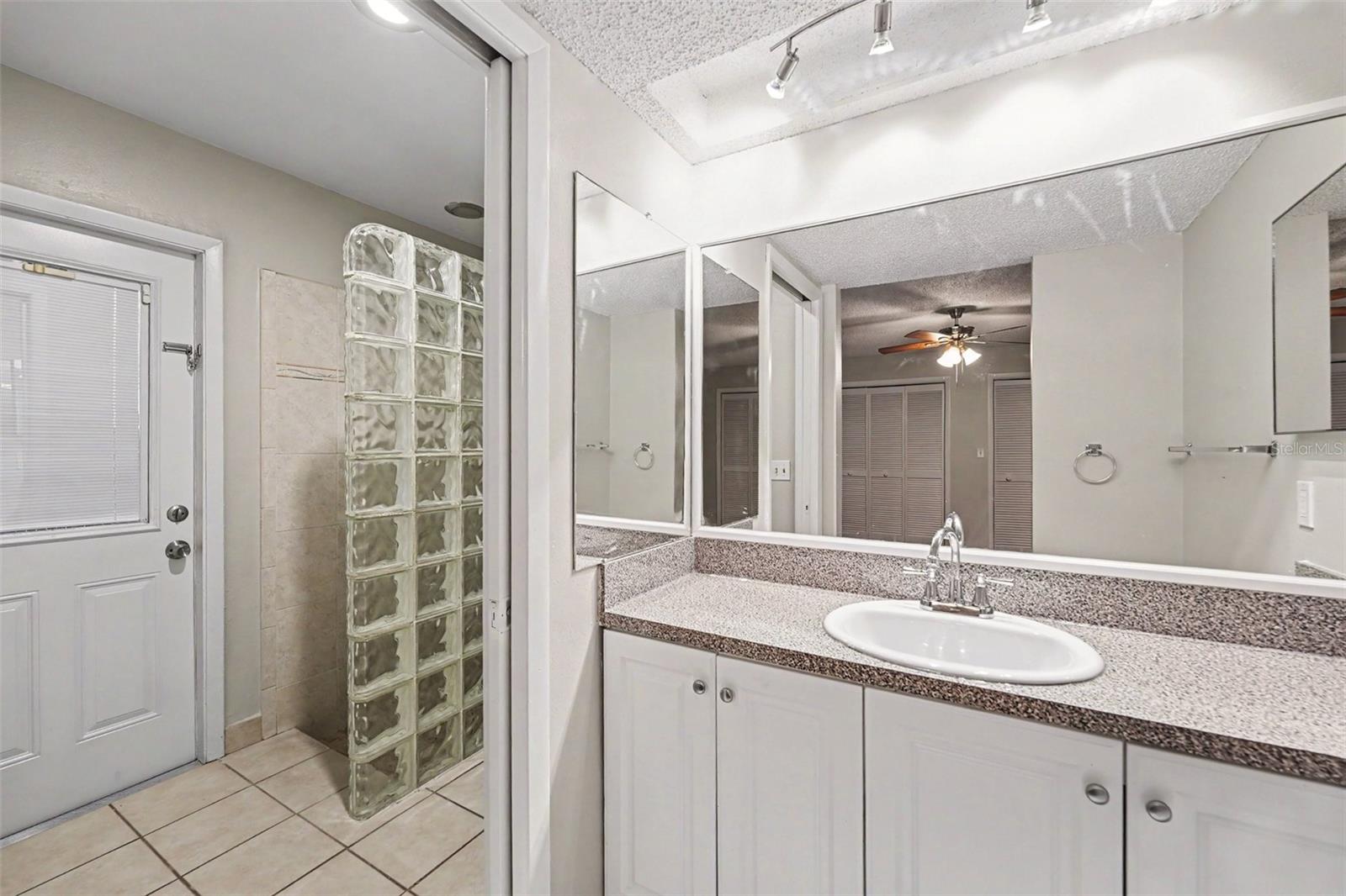 2431 GROVE RIDGE DR — photo 19
