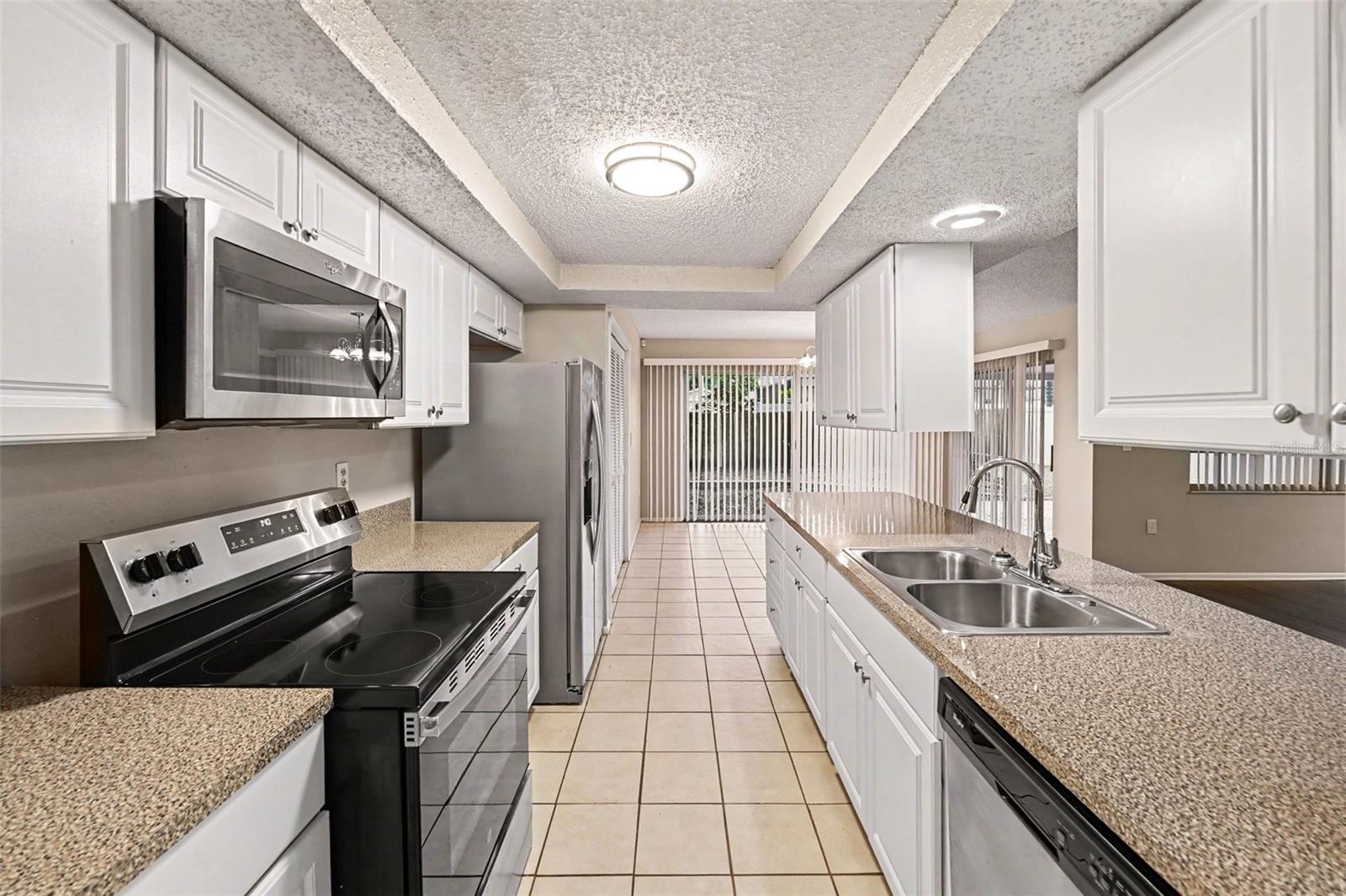 2431 GROVE RIDGE DR — photo 13