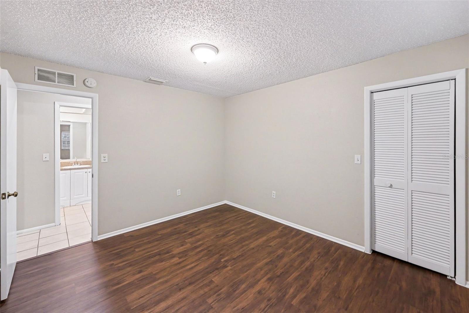 2431 GROVE RIDGE DR — photo 23