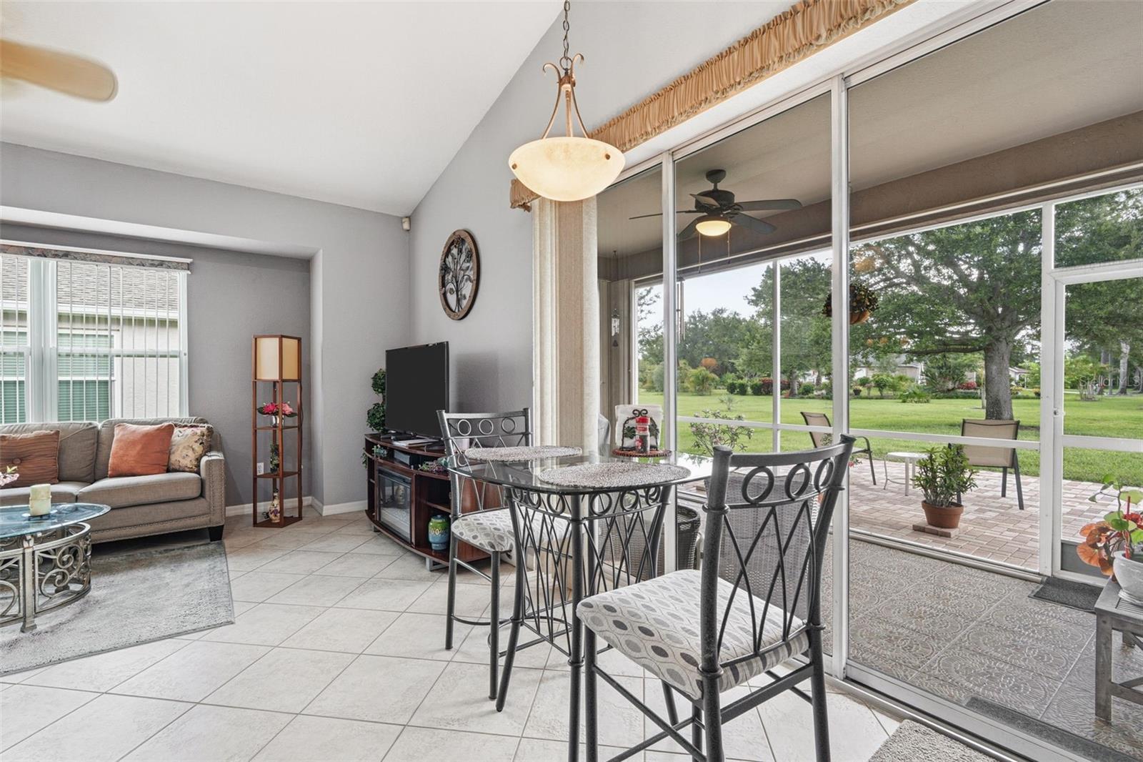 1351 HEDGEWOOD CIR — photo 15