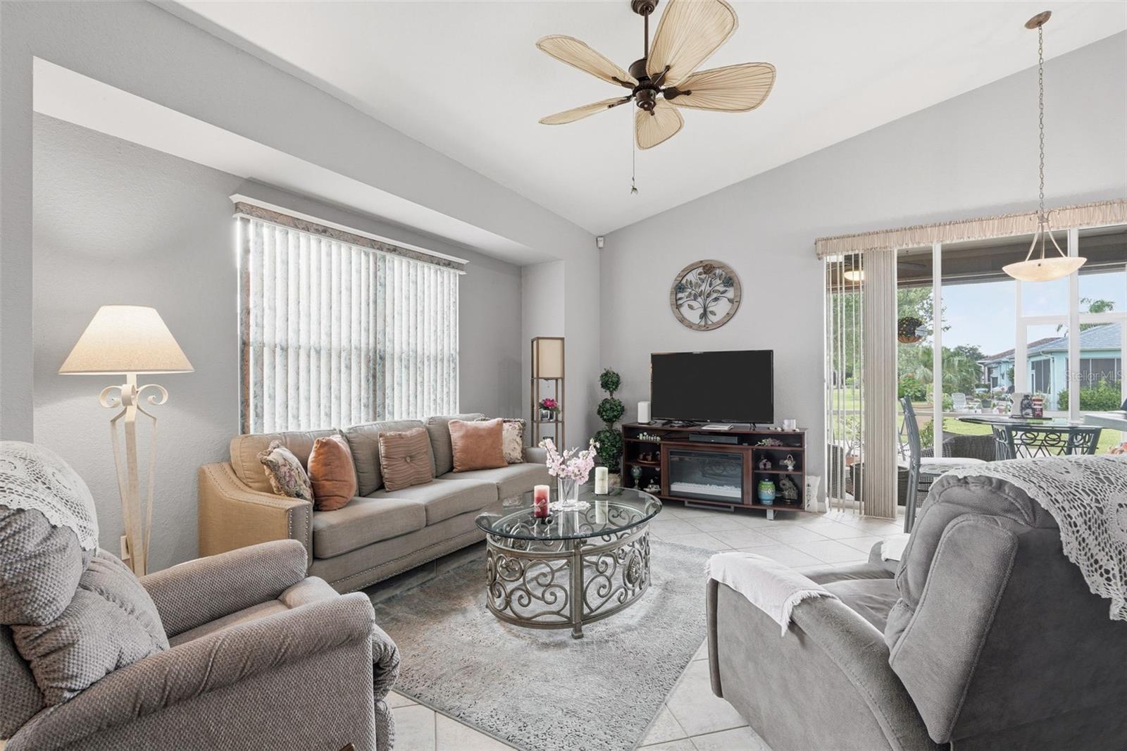 1351 HEDGEWOOD CIR — photo 12