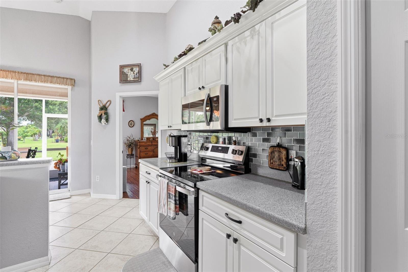 1351 HEDGEWOOD CIR — photo 10