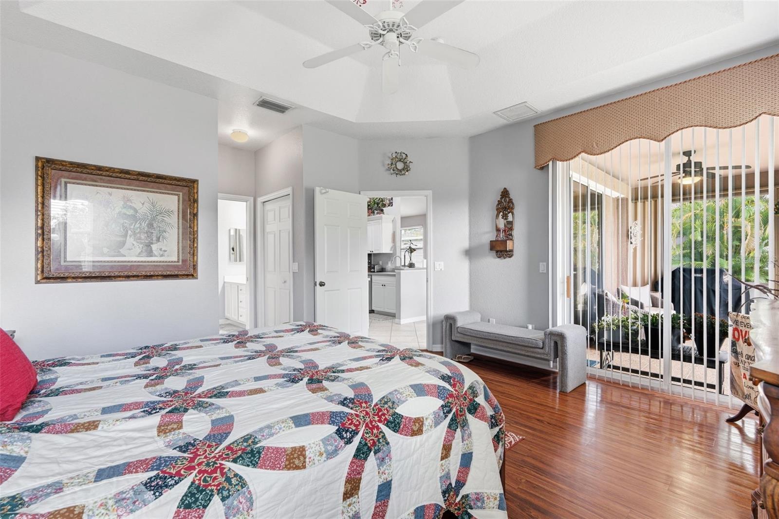 1351 HEDGEWOOD CIR — photo 18