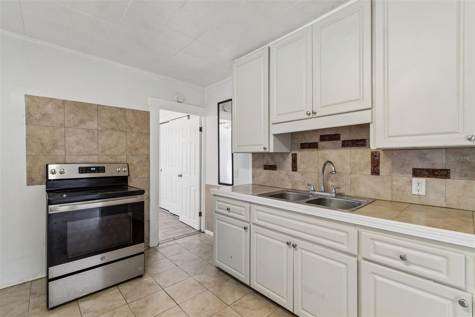 1363 TIOGA AVE — photo 6