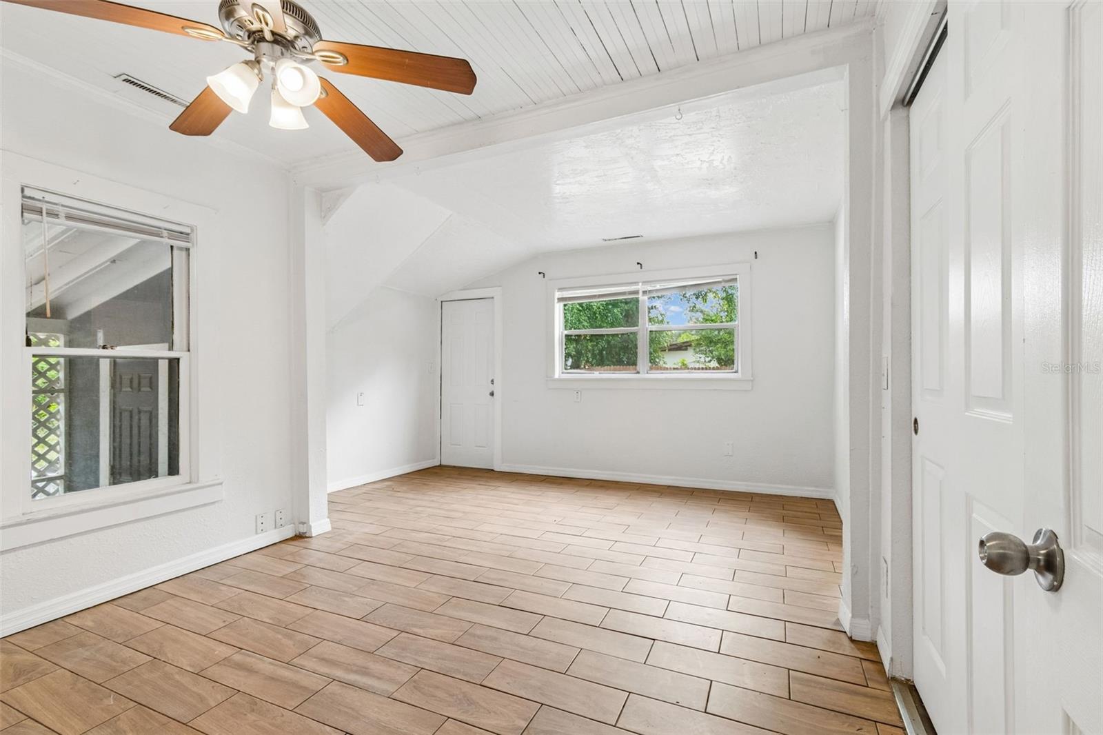 1363 TIOGA AVE — photo 8