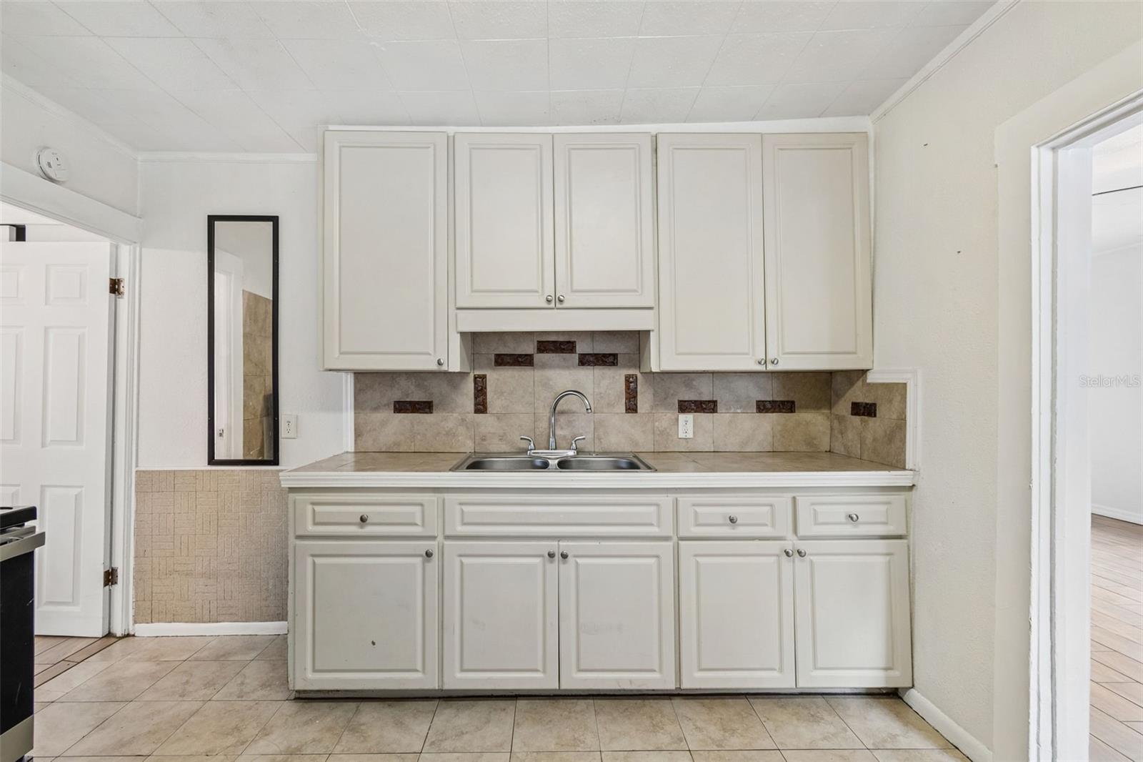 1363 TIOGA AVE — photo 7