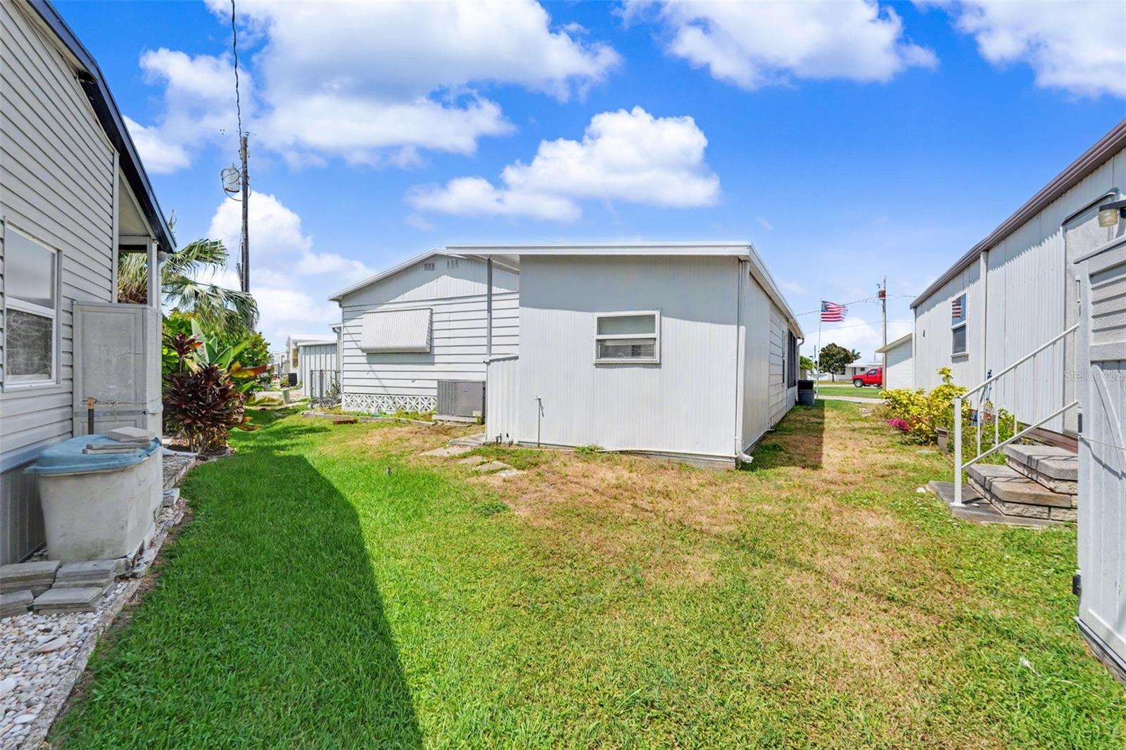 6523 KANSAS ST — photo 4