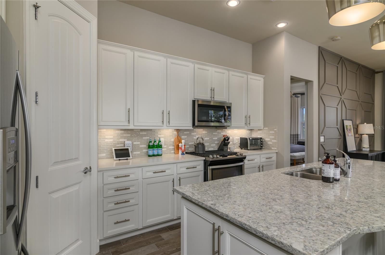 12203 SEABROOK AVE — photo 11