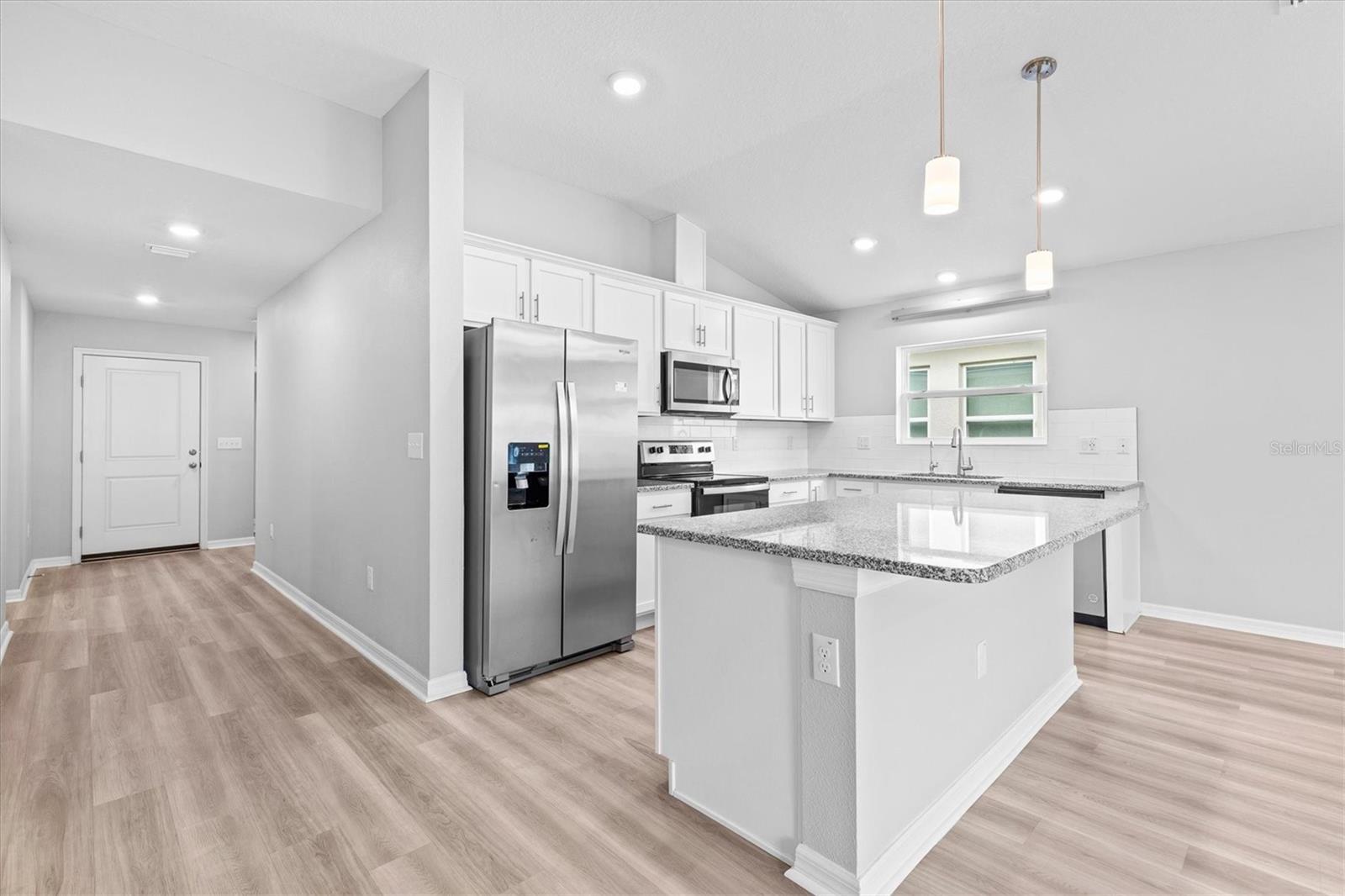 9972 MESIC WOODS AVE — photo 8