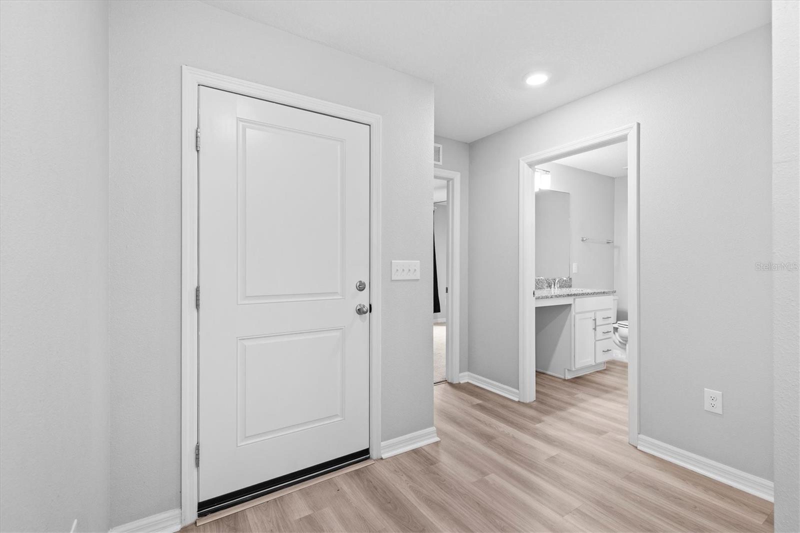 9972 MESIC WOODS AVE — photo 6