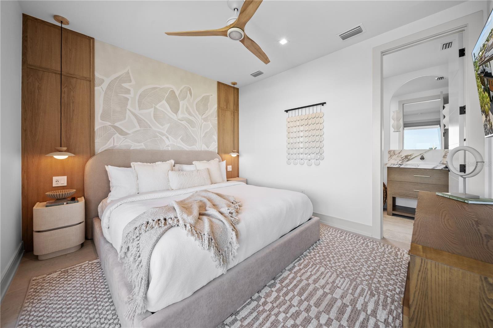 411 PALM AVE — photo 36