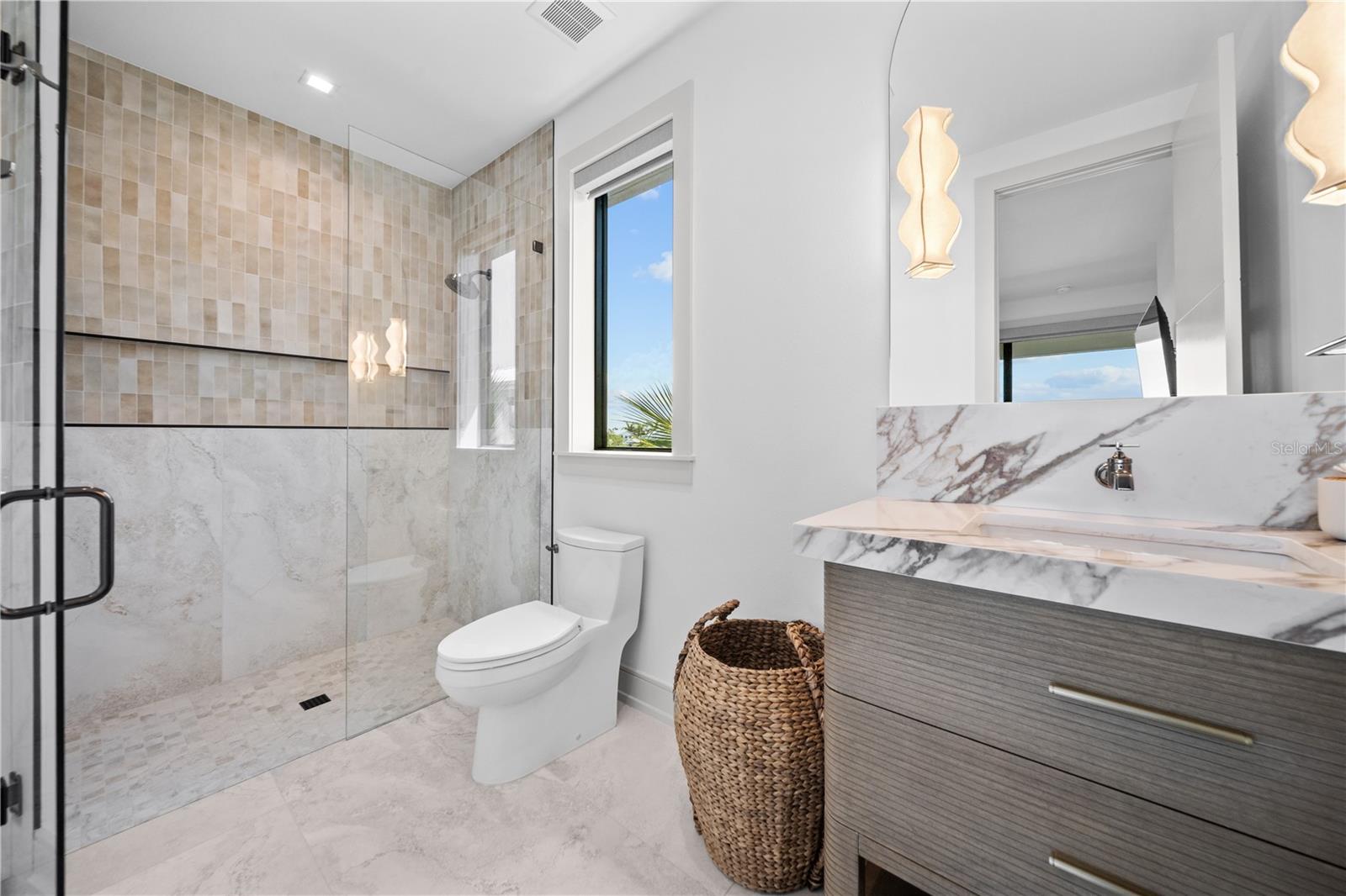 411 PALM AVE — photo 39