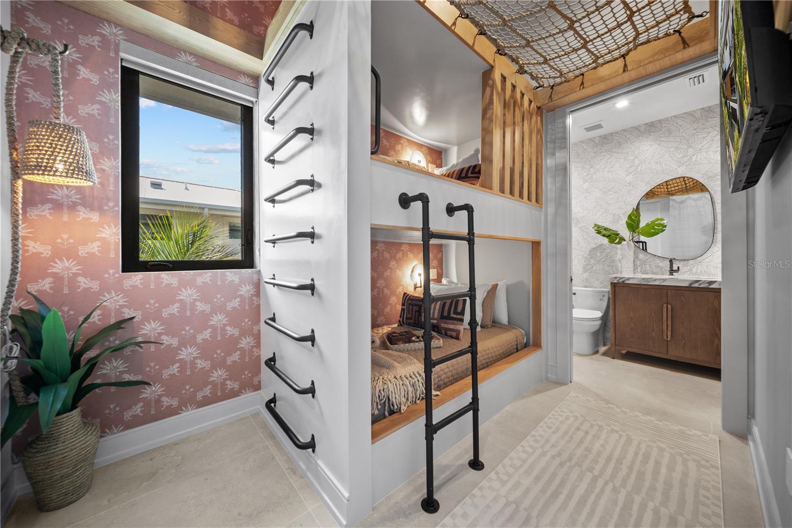 411 PALM AVE — photo 45
