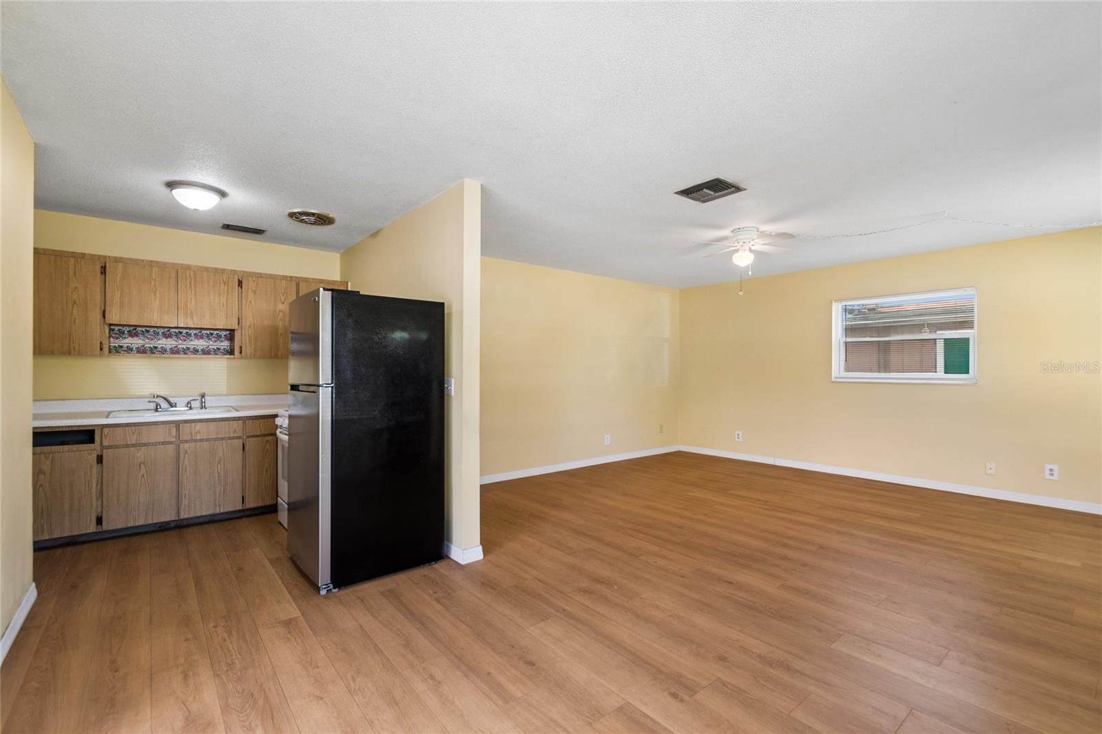 6706 S MASCOTTE ST — photo 10