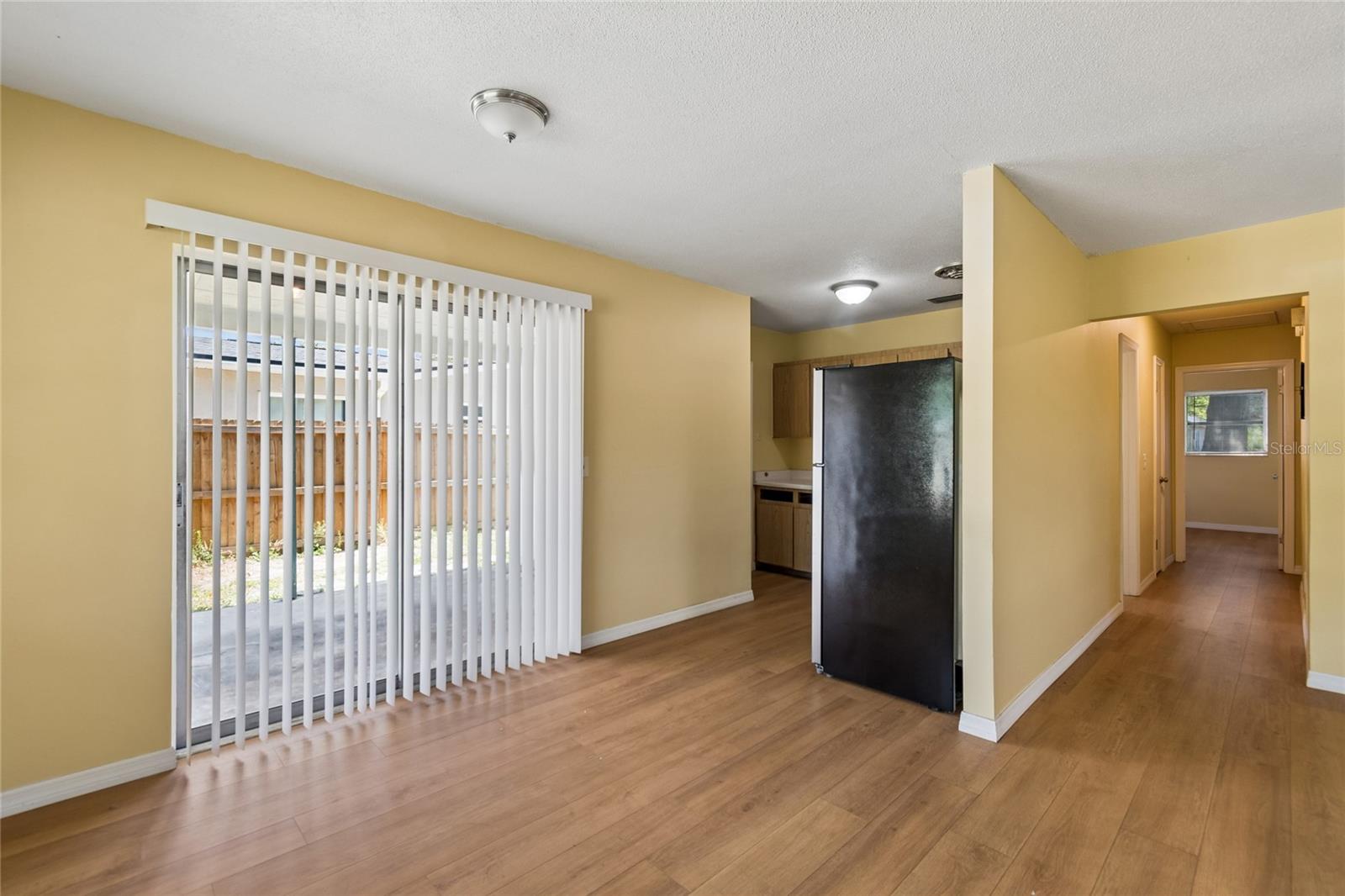 6706 S MASCOTTE ST — photo 5