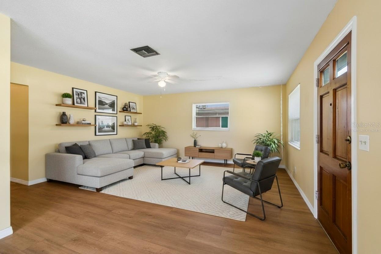 6706 S MASCOTTE ST — photo 2