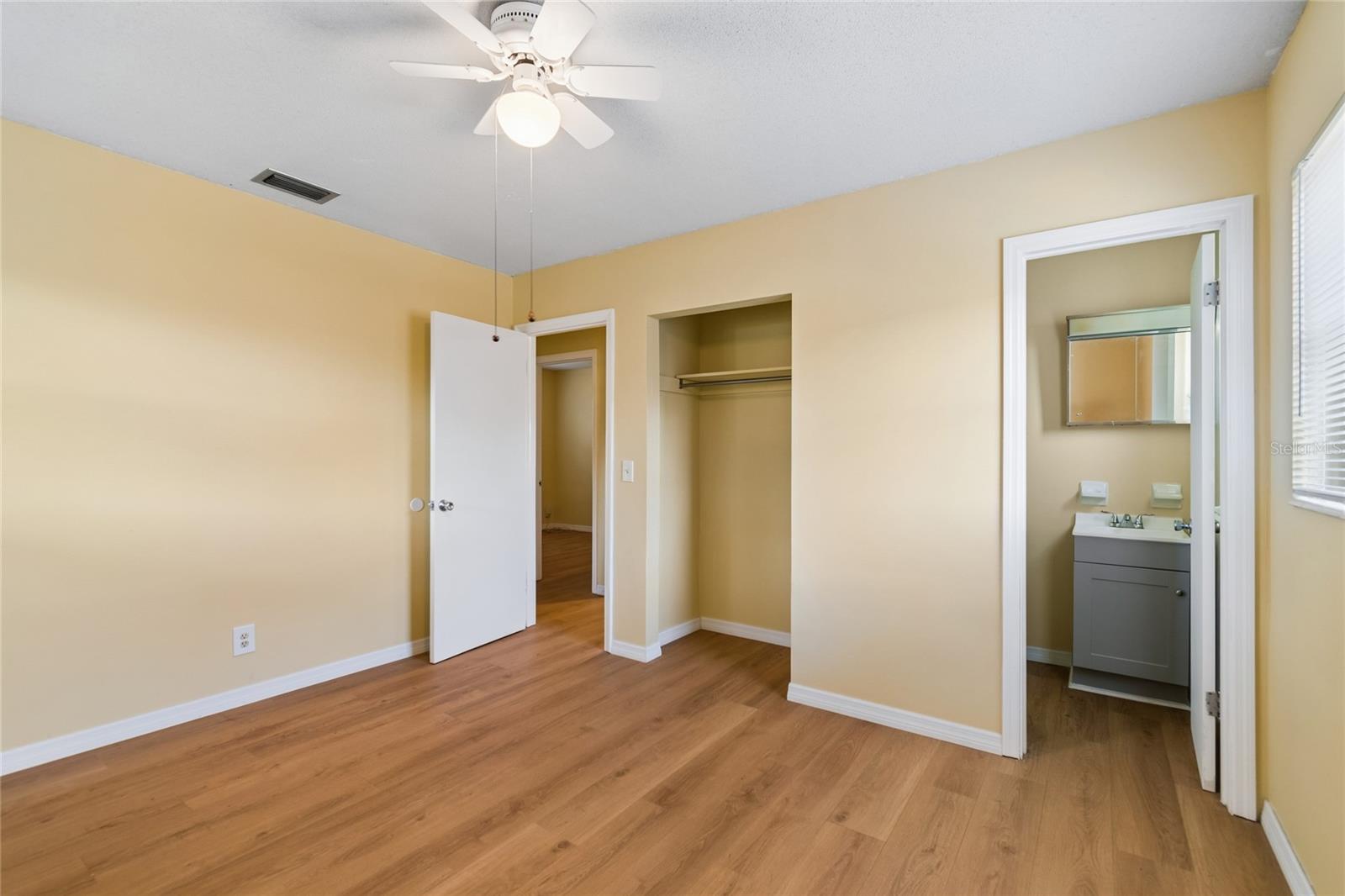 6706 S MASCOTTE ST — photo 12
