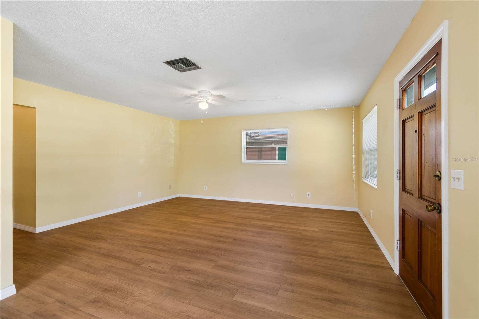 6706 S MASCOTTE ST — photo 9