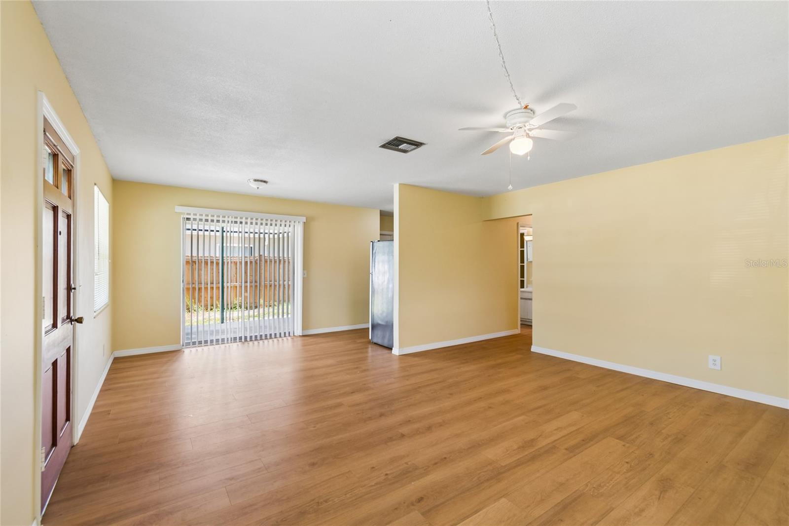 6706 S MASCOTTE ST — photo 6
