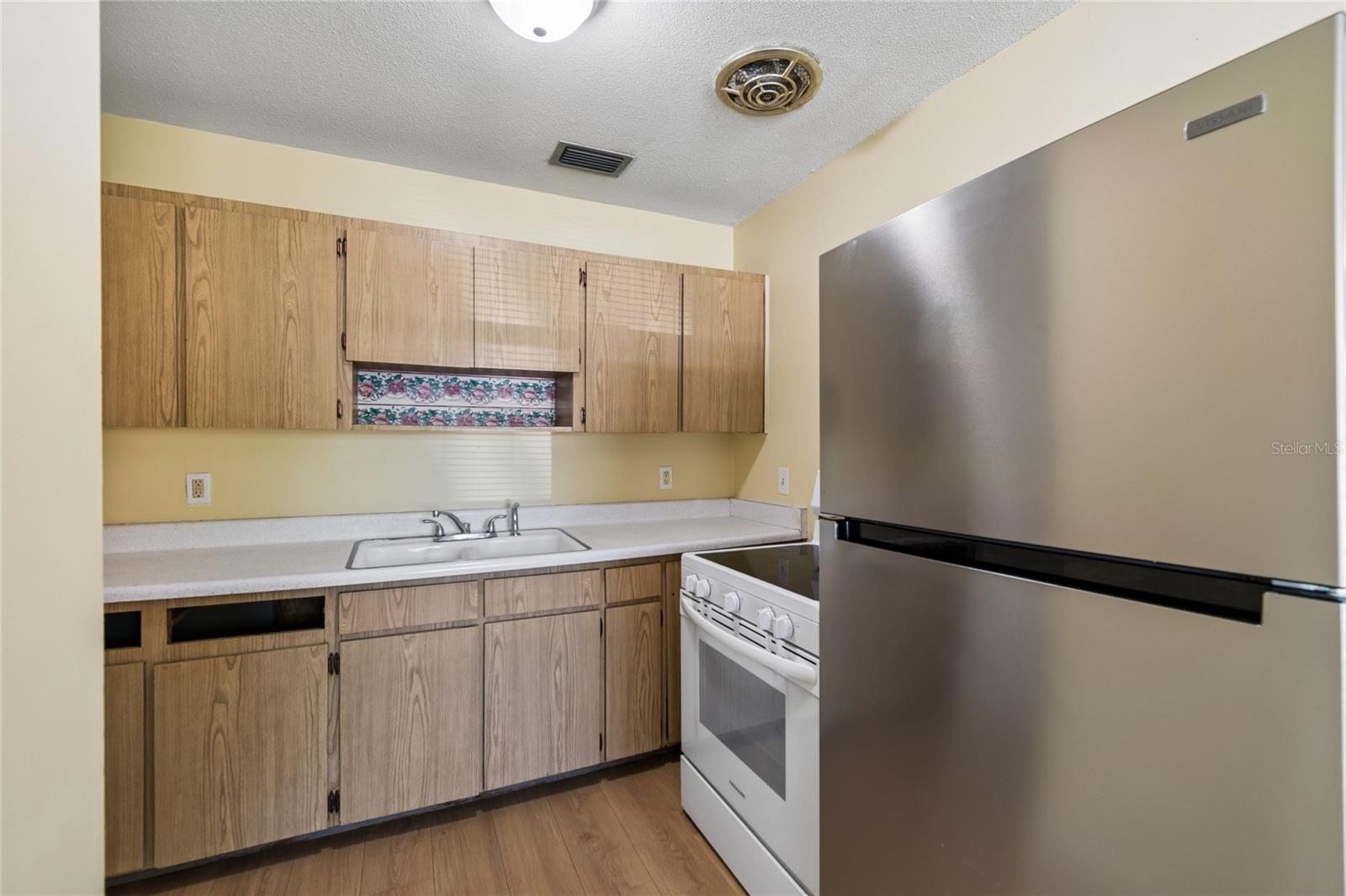 6706 S MASCOTTE ST — photo 11